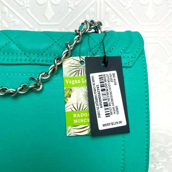 NWT Tiffany Blue Crossbody Purse w/Metal and Pearl Strap - Picture 6 of 7